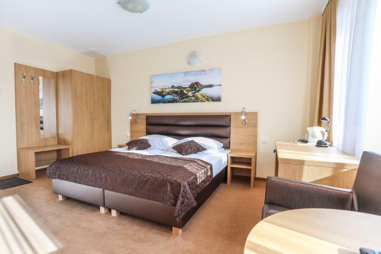 מילובקה Hotel Milena מראה חיצוני תמונה