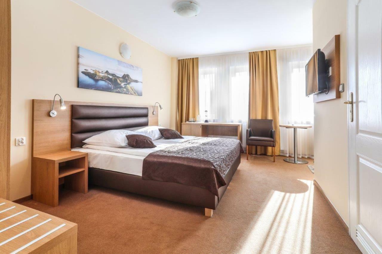 מילובקה Hotel Milena מראה חיצוני תמונה