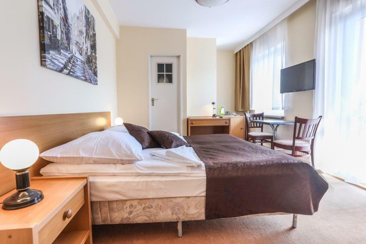 מילובקה Hotel Milena מראה חיצוני תמונה