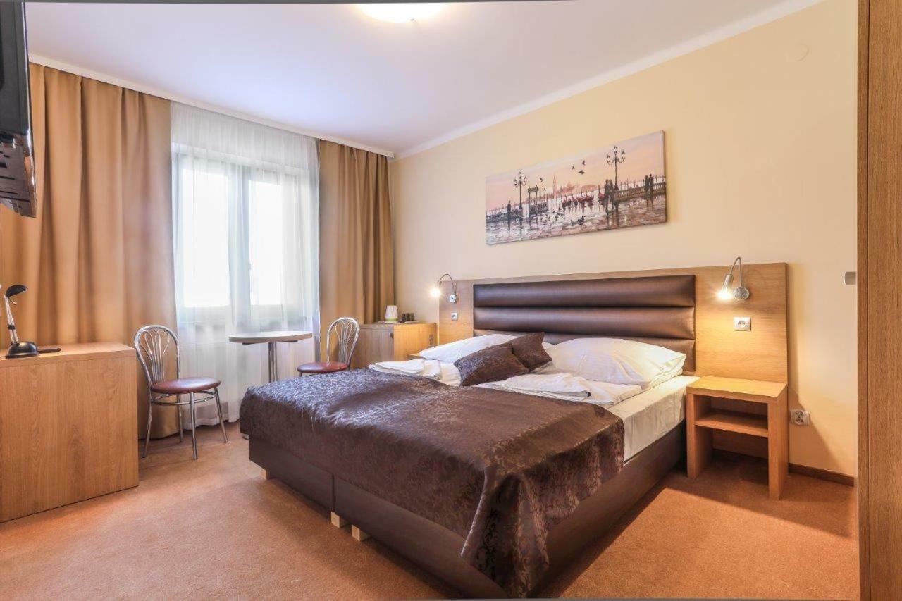 מילובקה Hotel Milena מראה חיצוני תמונה