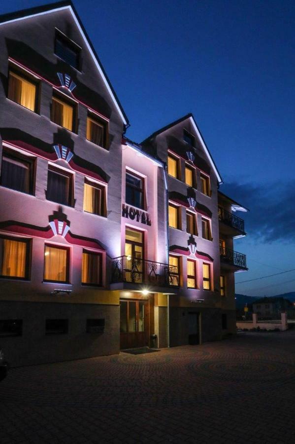 מילובקה Hotel Milena מראה חיצוני תמונה