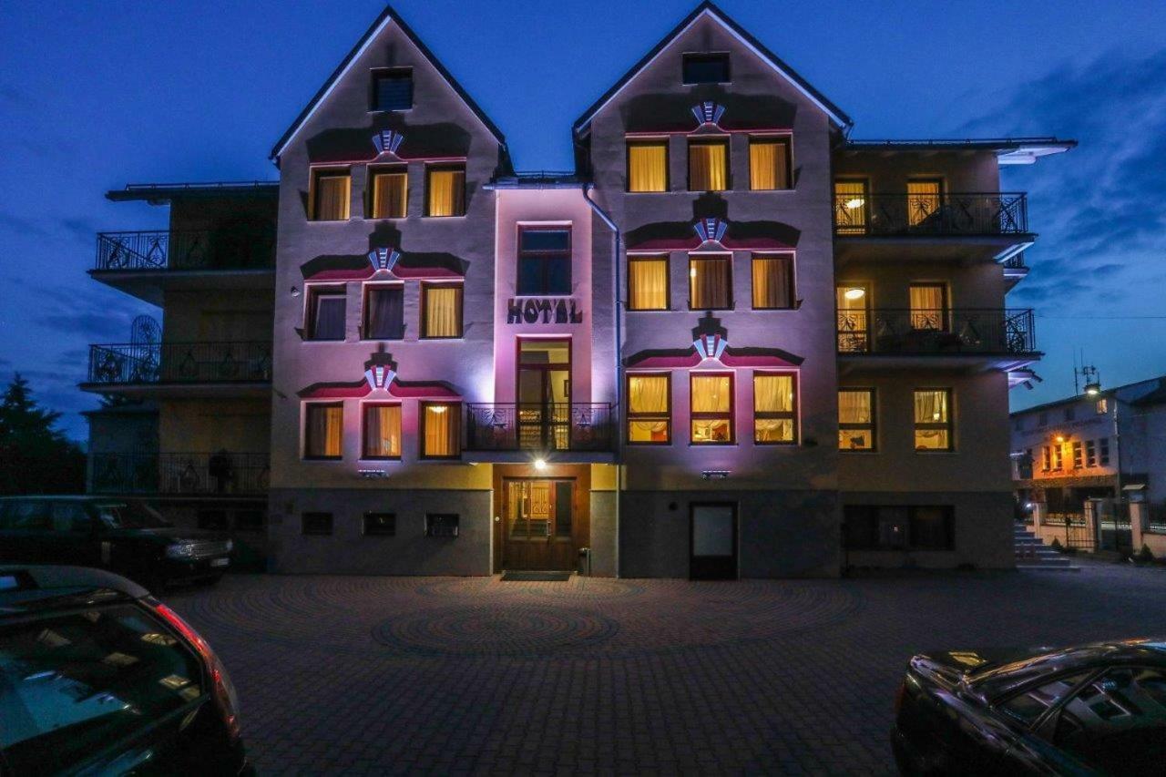 מילובקה Hotel Milena מראה חיצוני תמונה